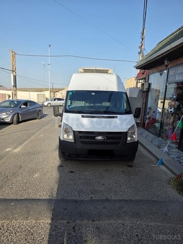 Ford Transit-1
