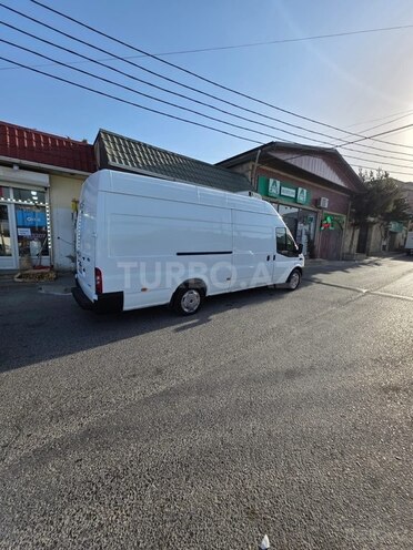 Ford Transit-7