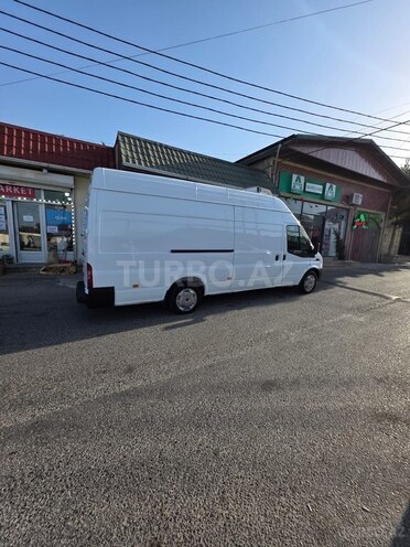 Ford Transit-9