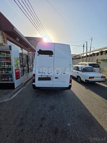 Ford Transit-4