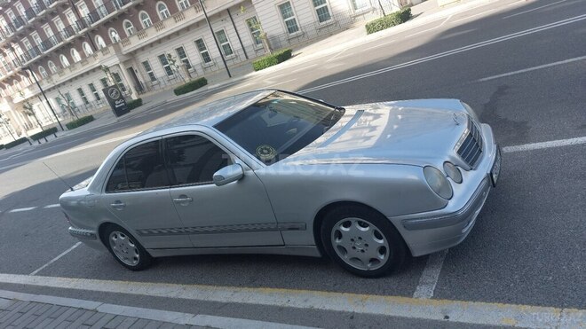 Mercedes E 220 d 2001, 382,755 km - 2.2 l - Bakı