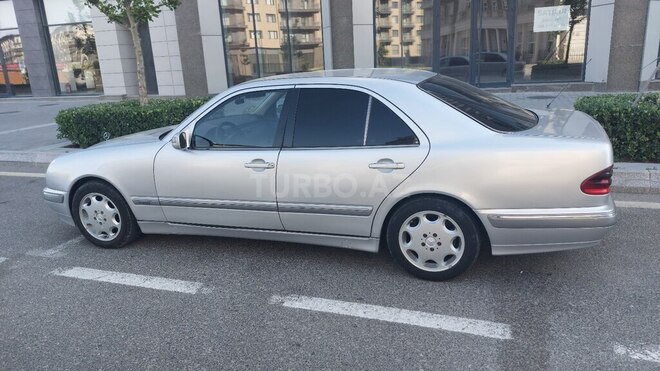 Mercedes E 220 d 2001, 382,755 km - 2.2 l - Bakı