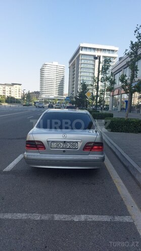 Mercedes E 220 d 2001, 382,755 km - 2.2 l - Bakı