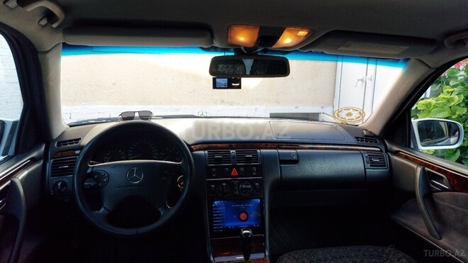 Mercedes E 220 d 2001, 382,755 km - 2.2 l - Bakı