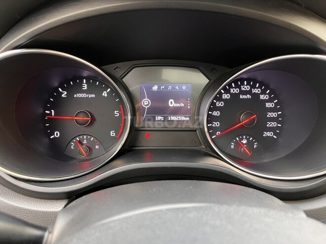Kia Carnival 2017, 198,000 km - 2.2 l - Bakı