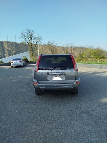 Nissan X-Trail 2000, 185,000 km - 2.0 l - Quba