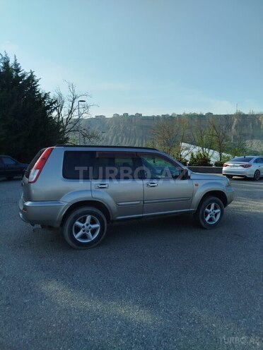 Nissan X-Trail 2000, 185,000 km - 2.0 l - Quba