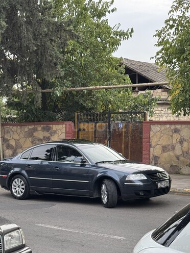 Volkswagen Passat 2003, 341,000 km - 1.8 л - Tovuz