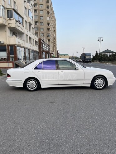 Mercedes E 220 d 2001, 590,000 km - 2.2 l - Bakı