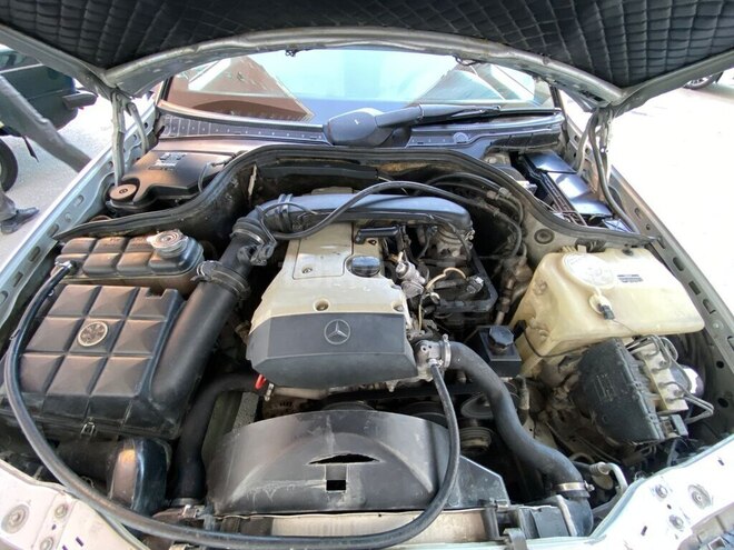 Mercedes C 230 2000, 379,000 km - 2.3 l - Salyan