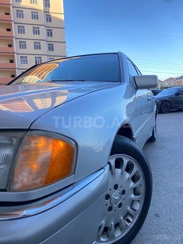 Mercedes C 230 2000, 379,000 km - 2.3 l - Salyan