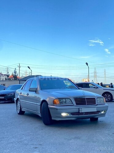 Mercedes C 230 2000, 379,000 km - 2.3 l - Salyan