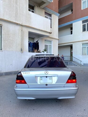 Mercedes C 230 2000, 379,000 km - 2.3 l - Salyan