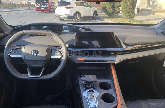 Changan  2023, 36,000 km - 1.5 л - Bakı