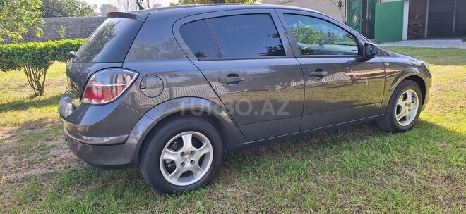 Opel Astra 2009, 275,411 km - 1.4 l - Balakən
