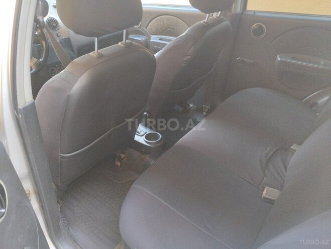 Chevrolet Aveo-10