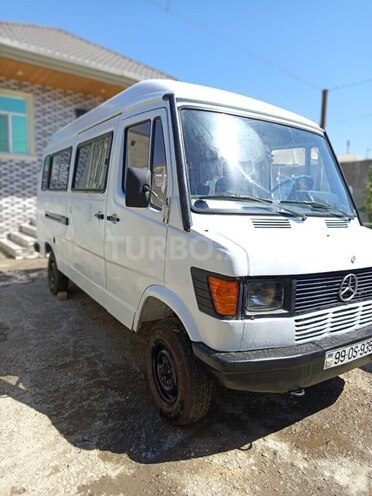 Mercedes 208 D 1992, 200,000 km - 2.3 л - Bakı