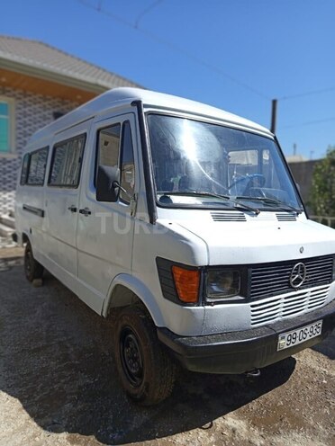 Mercedes 208 D 1992, 200,000 km - 2.3 л - Bakı