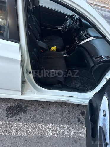 Hyundai Accent 2012, 999,999 km - 1.4 l - Bakı