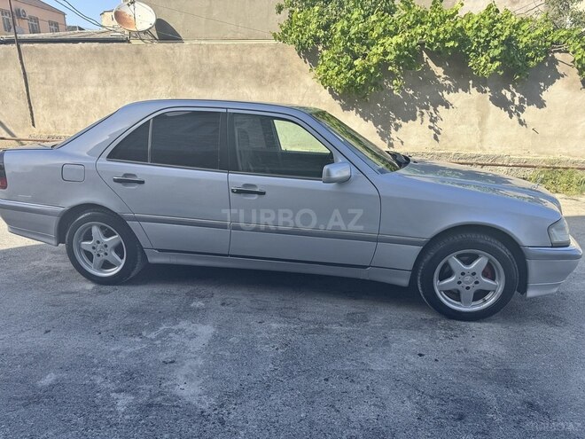 Mercedes C 220 1995, 325,470 km - 2.2 l - Xırdalan