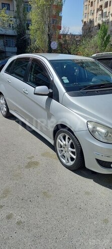 Mercedes B 180 2010, 98,000 km - 1.7 l - Bakı