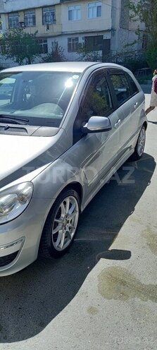 Mercedes B 180 2010, 98,000 km - 1.7 l - Bakı