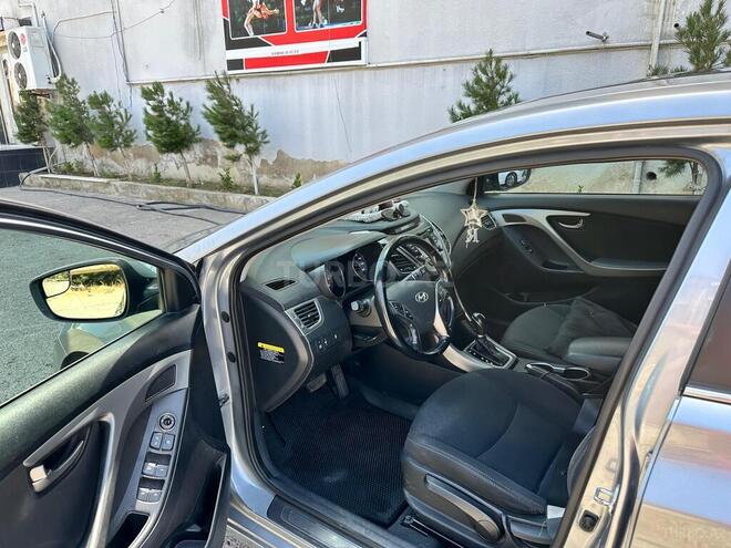 Hyundai Elantra 2015, 131,324 km - 1.8 l - Bakı