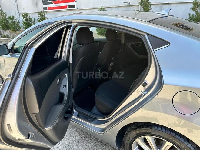 Hyundai Elantra 2015, 131,324 km - 1.8 l - Bakı
