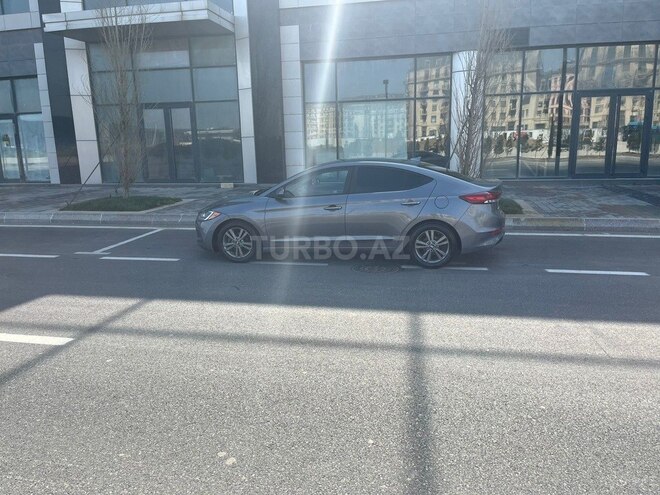 Hyundai Elantra 2018, 60,000 km - 2.0 л - Bakı