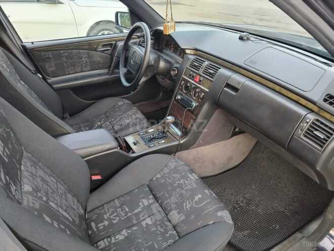 Mercedes E 230 1996, 455,500 km - 2.3 l - Sabirabad