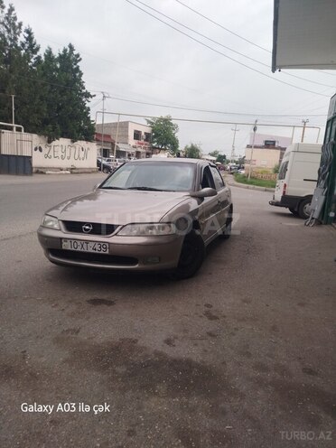 Opel Vectra 1996, 217,443 km - 1.6 l - Quba