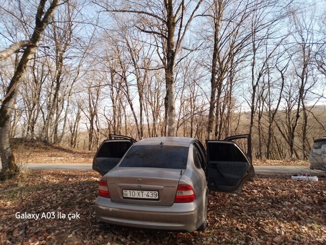 Opel Vectra 1996, 217,443 km - 1.6 l - Quba