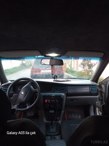 Opel Vectra 1996, 217,443 km - 1.6 l - Quba