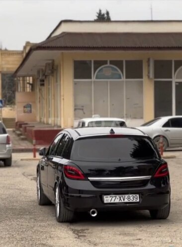 Opel Astra 2009, 244,000 km - 1.4 l - Gəncə