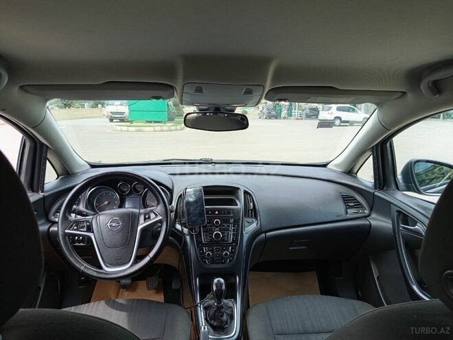 Opel Astra 2011, 240,000 km - 1.3 l - Gəncə