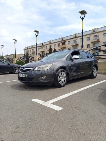 Opel Astra 2011, 240,000 km - 1.3 l - Gəncə