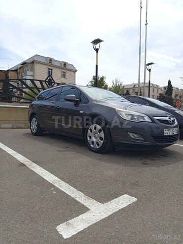 Opel Astra 2011, 240,000 km - 1.3 l - Gəncə