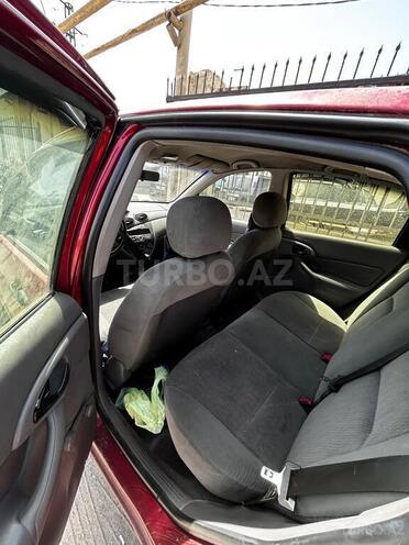 Ford Focus 2000, 238,500 km - 2.0 l - Bakı