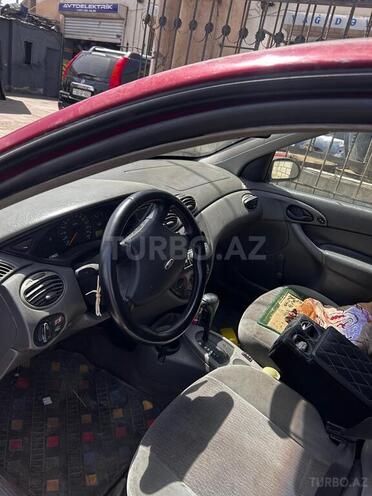 Ford Focus 2000, 238,500 km - 2.0 l - Bakı