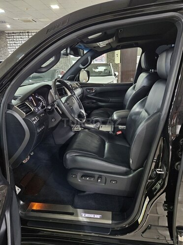 Lexus LX 570-10