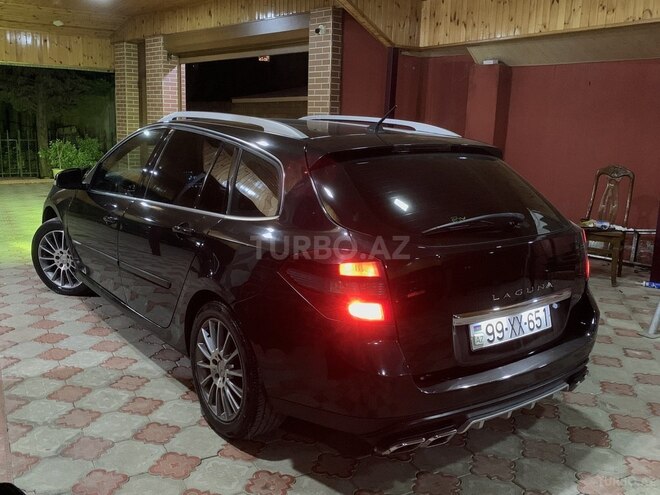 Renault Laguna-11