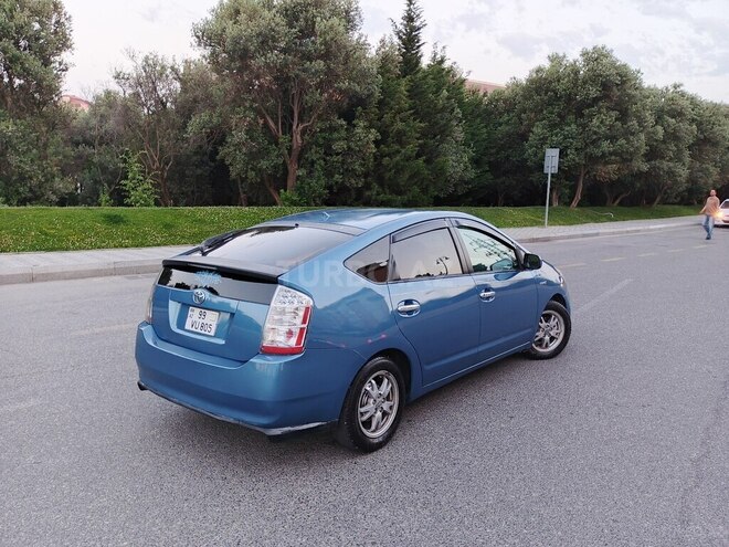Toyota Prius-5