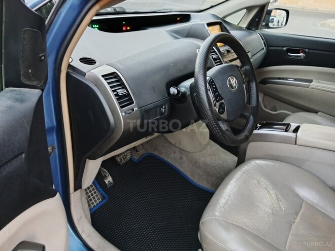 Toyota Prius-7