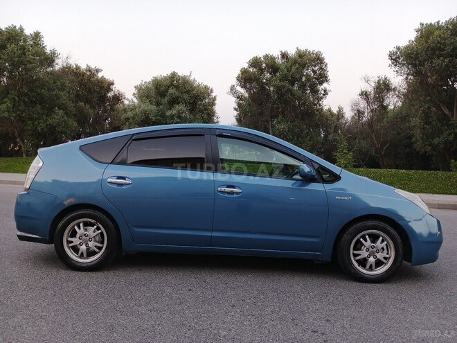 Toyota Prius-4