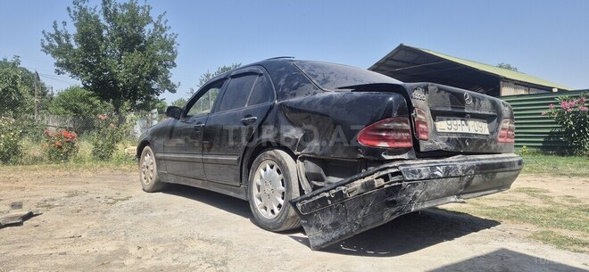 Mercedes E 220 d 2000, 412,000 km - 2.2 л - Füzuli