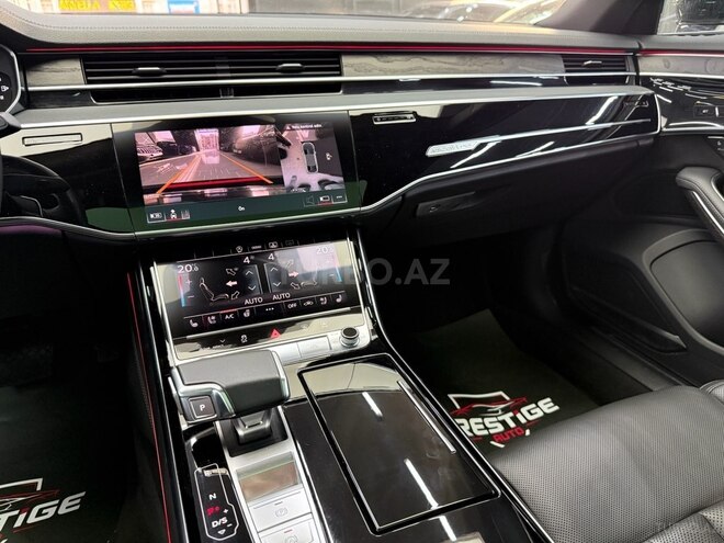 Audi A8-8