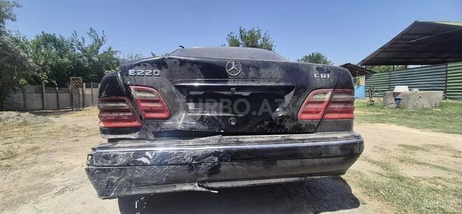 Mercedes E 220 d 2000, 412,000 km - 2.2 л - Füzuli