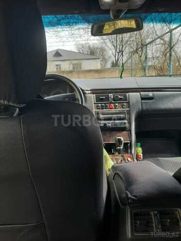 Mercedes E 220 d 2001, 432,500 km - 2.2 l - Masallı