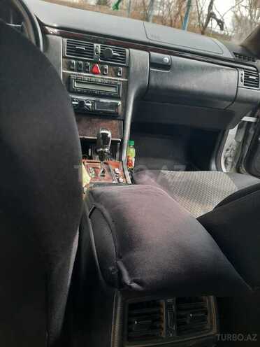 Mercedes E 220 d 2001, 432,500 km - 2.2 l - Masallı