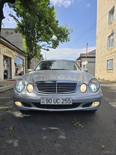 Mercedes E 240 2002, 221,000 km - 2.6 l - Quba